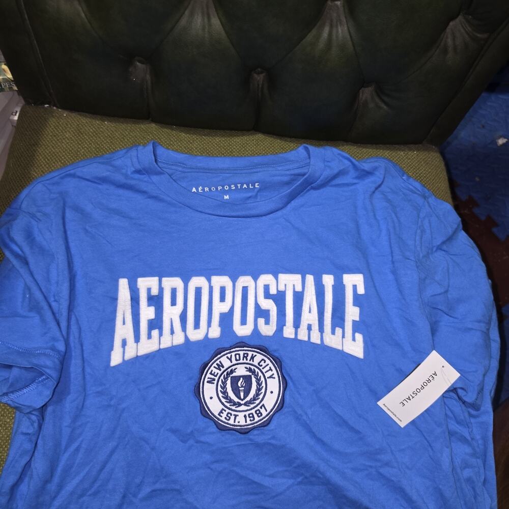 Aeropostale blue tshirt Size Medium NWT raised letters